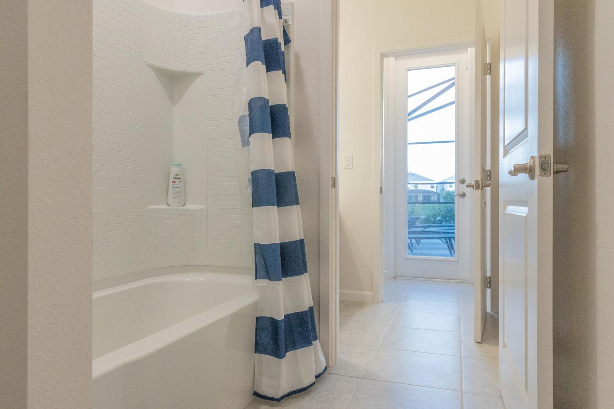 Waterfront Brand New Modern Luxury 8 Bedroom Pool House! Sleeps 16 Kissimmee Dış mekan fotoğraf
