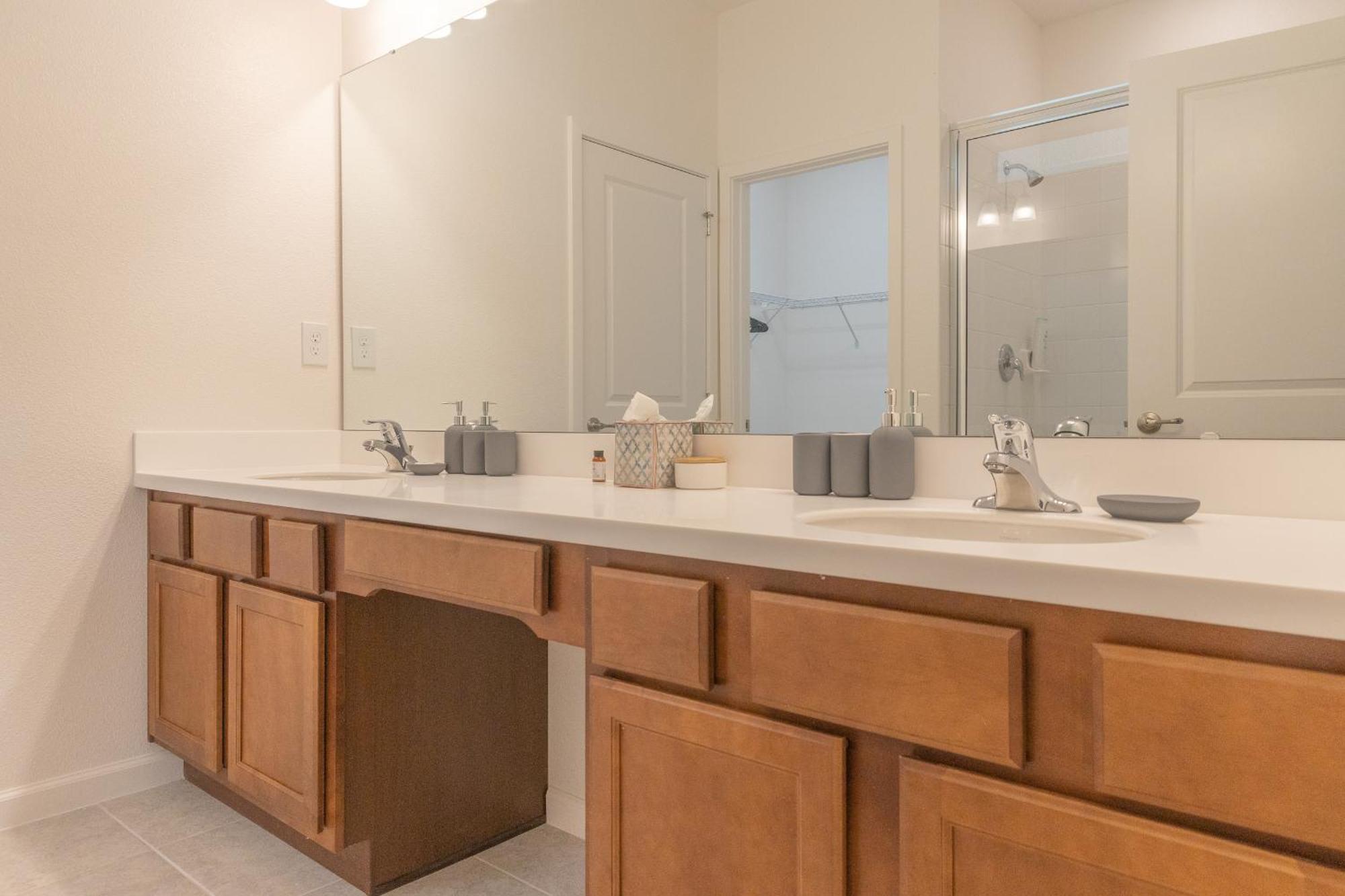 Waterfront Brand New Modern Luxury 8 Bedroom Pool House! Sleeps 16 Kissimmee Dış mekan fotoğraf