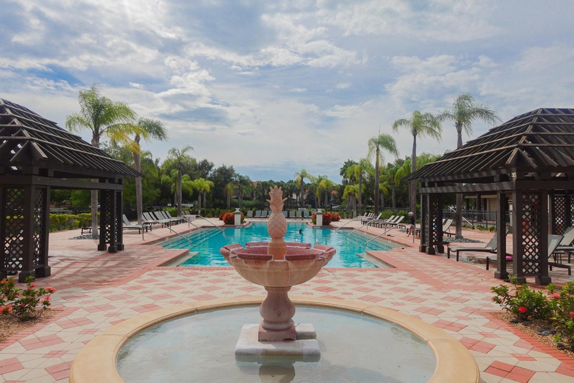 Waterfront Brand New Modern Luxury 8 Bedroom Pool House! Sleeps 16 Kissimmee Dış mekan fotoğraf