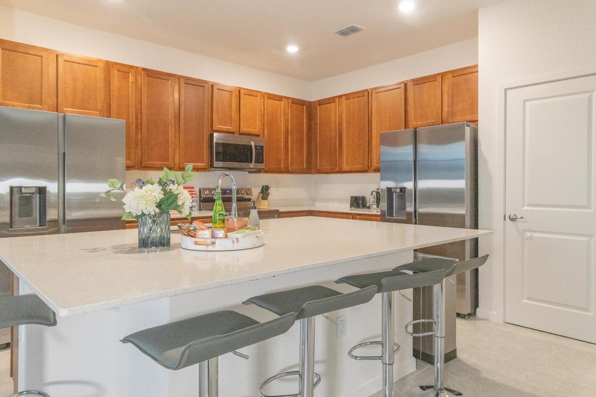 Waterfront Brand New Modern Luxury 8 Bedroom Pool House! Sleeps 16 Kissimmee Dış mekan fotoğraf